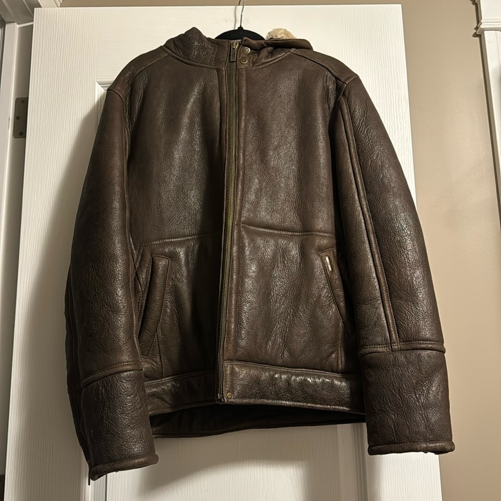 UGG Men’s 100% Genuine Lamb Shearling Hooded Jacket, Size L